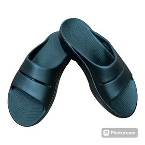 Oofos Ooahh Sport Flex Unisex Slide Sandal Black Women's 9. Men's 7